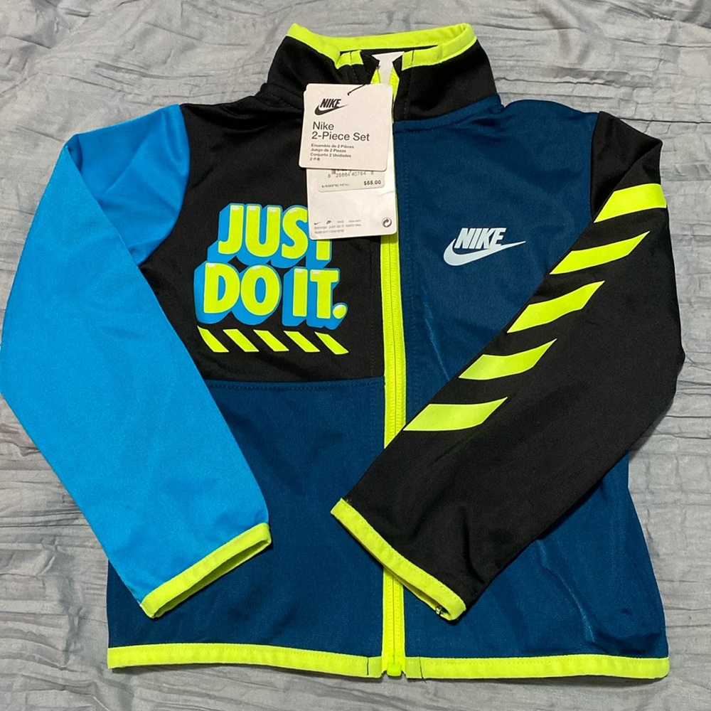 2T Nike soft light jacket